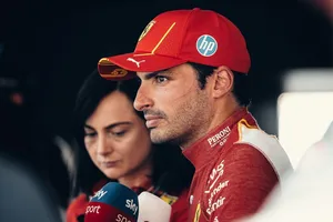 Carlos Sainz se cansa de hablar sobre su futuro: «Es estresante»