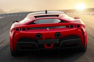 El CEO de Ferrari da nuevos detalles de su primer superdeportivo eléctrico: «Los conductores se divertirán mucho»