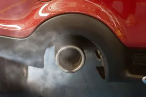 Cómo puedes detectar si tu coche contamina más de lo debido