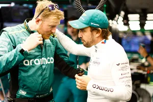 Fernando Alonso: «Cambiamos todo el coche, los mecánicos no pudieron ni comer… seguimos en la misma posición»
