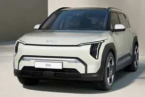 El nuevo KIA EV3 está listo para asaltar España con un precio de partida que apunta al Peugeot E-2008