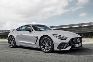 El nuevo Mercedes-AMG GT Coupé escala hasta los 612 CV, su V8 biturbo demuestra que para nada le hace falta un V12