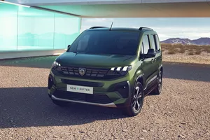 Peugeor Rifter y Traveller Long, más espacio para las familias con versiones térmicas y 100% eléctricas