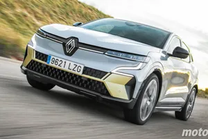 El Renault Megane E-Tech Eléctrico estrena gama y precios para asestar un duro golpe al Peugeot E-308