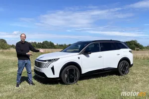 Prueba Peugeot E-5008, un SUV eléctrico de 7 plazas con mucho sentido