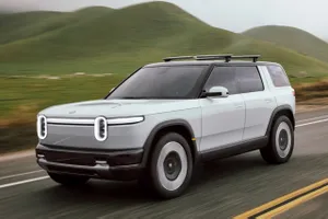 El Rivian R2 arrasa en reservas, ¿un SUV eléctrico con madera de líder para superar al Tesla Model Y en Estados Unidos?