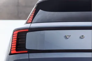 «El adiós a la gasolina depende de los clientes». Volvo no cumplirá sus planes eléctricos en 2030 y el EX30 y el EX90 son un problema