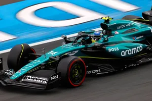 Fernando Alonso exprime su AMR24 en una F1 «cruel» y avisa: «Estamos de lleno en la zona media»