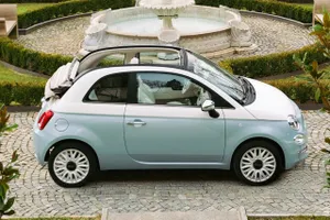 El FIAT 500 deja un importante vacío entre los urbanos, una leyenda que se retira a la espera de un relevo que ya va tarde