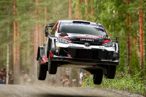 Kalle Rovanperä toma el mando en un inicio del Rally de Finlandia bastante accidentado