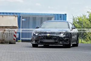 El futuro Mercedes-AMG GT Berlina (eléctrico) se prepara para dominar Nürburgring, nuevas fotos espía revelan detalles de una bestia