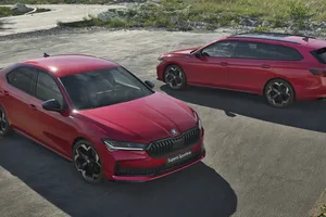 El nuevo Skoda Superb Sportline deja a un lado la elegancia al apostar por la deportividad en su máxima expresión