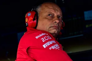 Vasseur afirma que Hamilton le ‘obligó’ a despedir a Carlos Sainz: «Tengo un gran respeto por él, pero…»