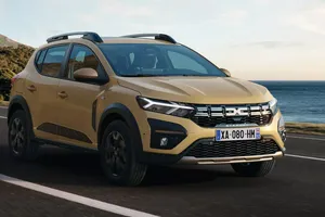 Italia - Julio 2024: El Dacia Sandero se acerca al FIAT Panda y el nuevo Duster escala posiciones