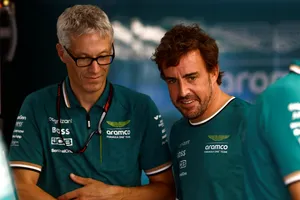 Aston Martin ya prepara el anuncio de Adrian Newey, pero a Fernando Alonso no le basta