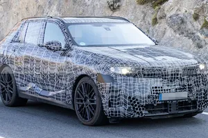 El nuevo BMW X5 M60e es cazado poniendo a punto su potente motor con una tecnología clave