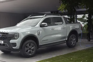 Llega el nuevo Ford Ranger PHEV, el pick-up que necesitas con mejores prestaciones que la versión diésel V6