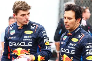 Max Verstappen lo da por perdido y Checo Pérez lanza un mensaje inquietante