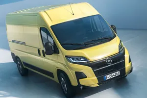 La renovada Opel Movano se pasa al hidrógeno con una autonomía que compite con sus versiones diésel