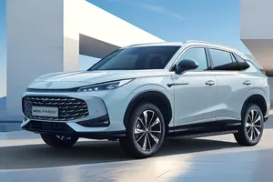 El MG HS 2025 PHEV ya tiene precios en España y se confirman los peores temores de Hyundai y KIA