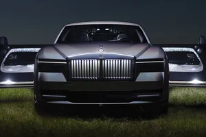 El Rolls-Royce Spectre Lunaflair es un lujo sin par, el sueño hecho realidad de un deseo tan raro como su dueño