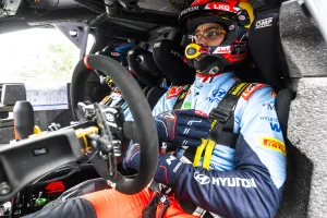 Thierry Neuville renueva con Hyundai Motorsport de cara a la temporada 2025 del WRC