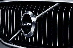 Volvo recorta su apuesta por el coche eléctrico y encuentra la salvación en una tecnología "todo en uno"