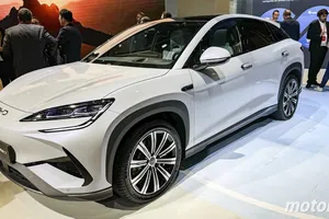 El nuevo BYD SEALION 7 deslumbra en el Salón de París, un SUV deportivo que no sólo apuesta por lo eléctrico