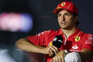 Carlos Sainz reacciona a las declaraciones de Binotto: “No me meto, me guardo mi opinión”