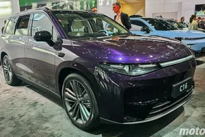 El nuevo SUV eléctrico Leapmotor C16 debuta en Europa, una alternativa al BYD Tang con hasta 6 plazas