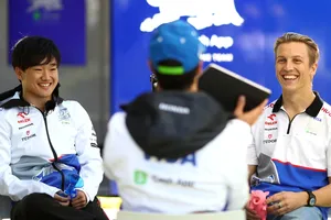 Marko lo confirma: Tsunoda y Lawson, cara a cara por el puesto de Checo Pérez en Red Bull para 2025