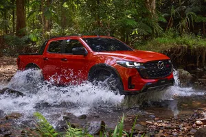 El Mazda BT-50 2025 se renueva, un pick-up más deportivo que seguirá sin llegar (por desgracia) a Europa