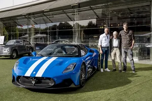 MC20 Maserati per Maserati, el superdeportivo más exclusivo hecho para estos dos afortunados