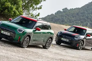 Llegan los MINI John Cooper Works 100% eléctricos, debutan los nuevos Aceman y Cooper JCW con 258 CV