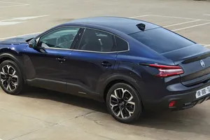 El sedán ECO más barato ha sido actualizado y está en oferta con 4.000 € de descuento para poner en jaque al Mazda3