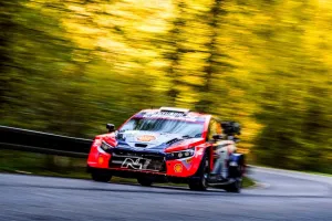 Ott Tänak supera a Sébastien Ogier en el shakedown del Rally de Europa Central