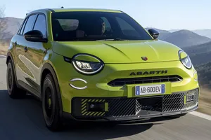 El primer SUV eléctrico de Abarth ya tiene precios en España, así es la gama del nuevo 600e con hasta 280 CV