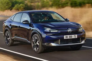 Precios y gama del nuevo Citroën C4 X 2025, el pintoresco sedán estrena diseño y mucha tecnología