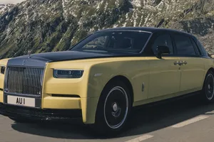 La lujosa oda de Rolls-Royce a Goldfinger, este Phantom guarda un auténtico tesoro en su interior