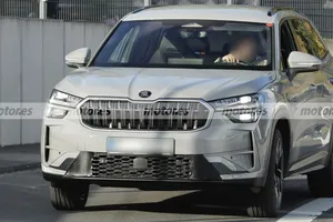 El nuevo Skoda Kodiaq RS 2025 pisa Nürburgring, primeras fotos espía del SUV más radical de la marca checa