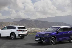 Volkswagen desvela el Tayron 2025, un aspirante a rey de los SUV más familiares con hasta seis motores