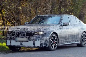 El futuro BMW Serie 3 2027 debuta en sus primeras fotos espía con el deportivo M350 xDrive como protagonista