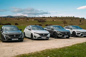 Después de probarlos, estas son las características principales de los Peugeot 308 y 408 Hybrid