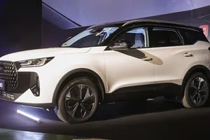 EBRO materializa su regreso con el inicio de la producción del nuevo S700, un SUV con sello «Hecho en España»