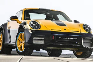 El último es el más exclusivo y este Porsche 911 Dakar es el mejor ejemplo, aunque los puristas renieguen