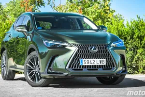 El Lexus NX híbrido enchufable es ahora más económico, la versión PHEV estrena los acabados Premium+ y Executive+