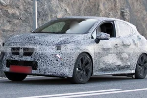 Primeras fotos espía del nuevo Renault Clio 2026, la sexta generación será una realidad