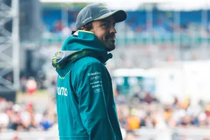 Fernando Alonso señala a Mercedes como causante de algunos de los problemas de Aston Martin