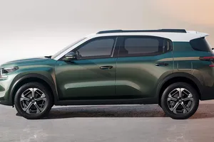 Etiqueta ECO, hasta 7 plazas y con más de 1.500 € de descuento, así es el nuevo SUV en oferta que va a por el Dacia Jogger