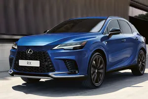 El Lexus RX estrena la gama 2025 con importantes mejoras y novedades, estos son los precios